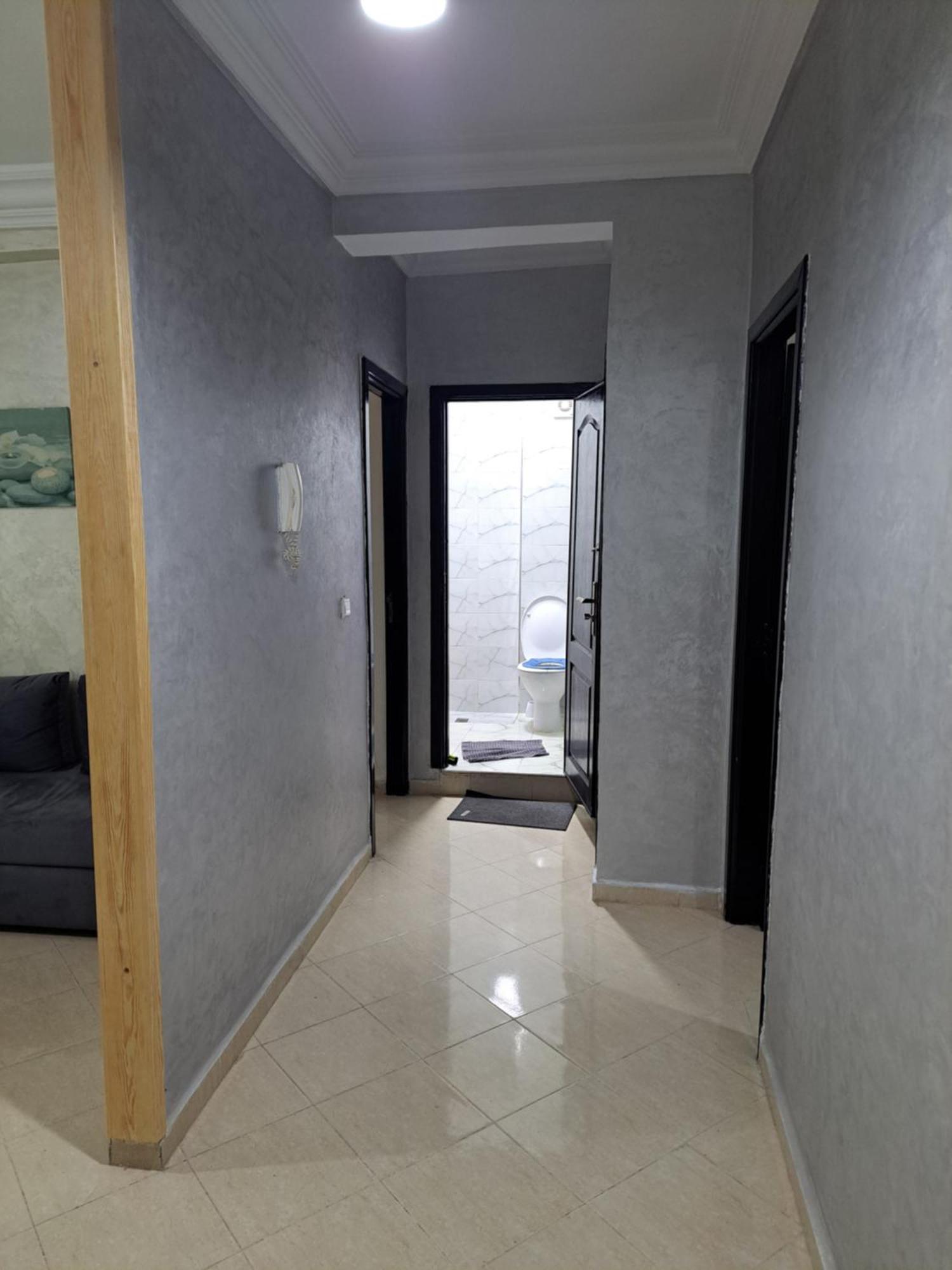 Apparemment Apartment *